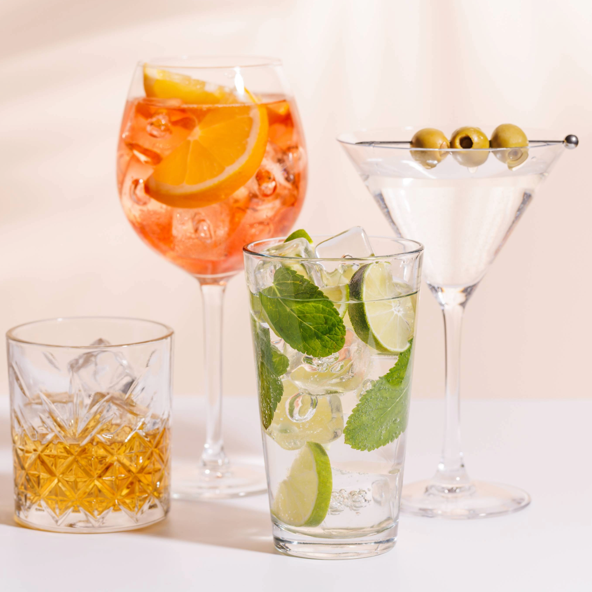 Fire forskjellige drinker